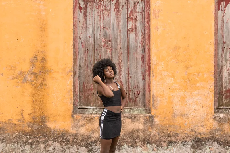 Cachos, melanina e poder: as criadoras que viraram o jogo da beleza brasileira